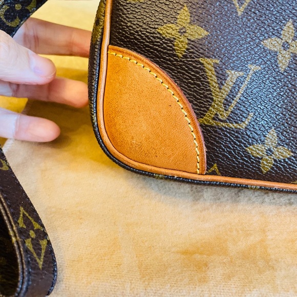 LV marly dragonne clutch - Picture 3 of 16